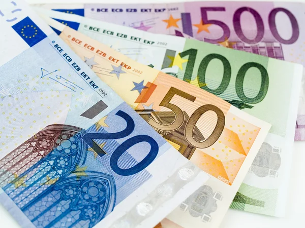 20 декабря европейская валюта подешевела на 5 копеек.