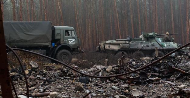 С начала полномасштабного вторжения в Украину россияне потеряли 3003 танка, 283 самолета и 100400 человек погибшими.