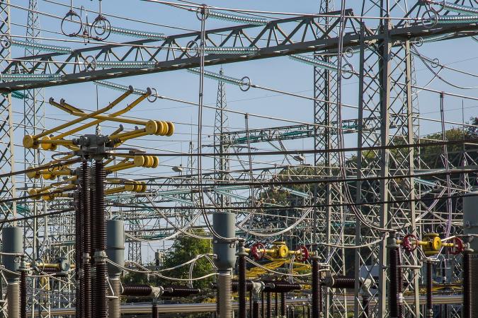 Украинское правительство обсуждает идею о предоставлении бизнесу гарантий неотключения от электроэнергии при импорте соответствующих объемов электроэнергии из Европы.
