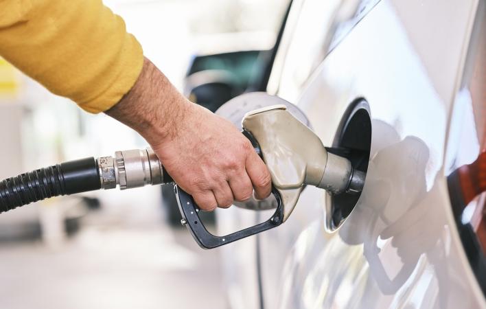 Роздрібні мережі АЗС у період з 23 по 30 грудня зменшили вартість бензинів.