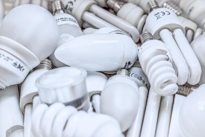 Відсьогодні обміняти старі лампи розжарювання на енергоощадні LED-лампи можна в усіх містах та селищах міського типу України.