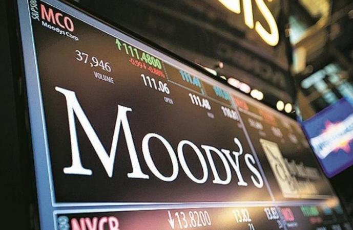 Международное рейтинговое агентство Moody's Investors Service снизило долгосрочные рейтинги правительства Украины в иностранной и национальной валюте, а также рейтинги приоритетного необеспеченного долга в иностранной валюте к «Ca» из «Caa3» и изменило прогноз с «негативного» на «стабильный».