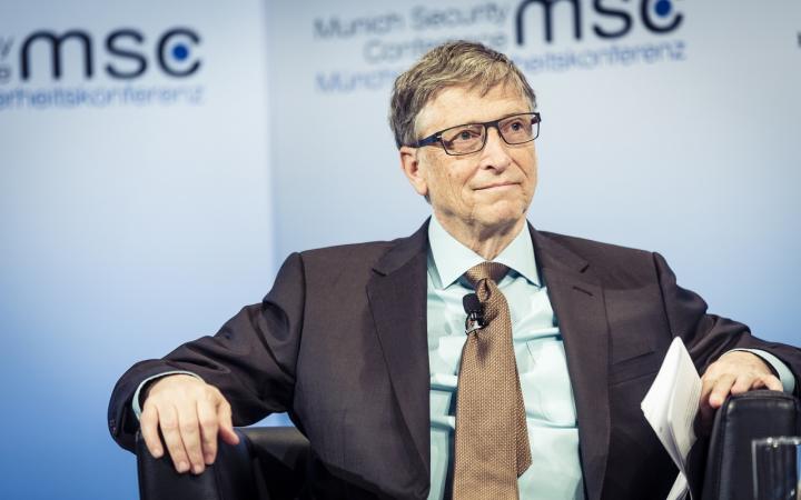 Соучредитель Microsoft Билл Гейтс считает, что ChatGPT, чат-бот, который дает поразительно похожие на человеческие ответы на запросы пользователей, столь же важен, как и изобретение интернета.
