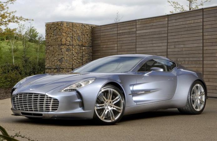 Акції британського виробника автомобілів Aston Martin у моменті підскочили на 21,82% до 2,45 фунта.