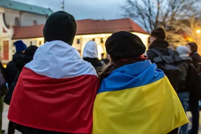 С 1 марта украинские беженцы, находящиеся в Польше более 120 дней и живущие в предоставленном им жилье, должны покрывать половину стоимости проживания с ограничением в 40 злотых (8,50 евро) в день.