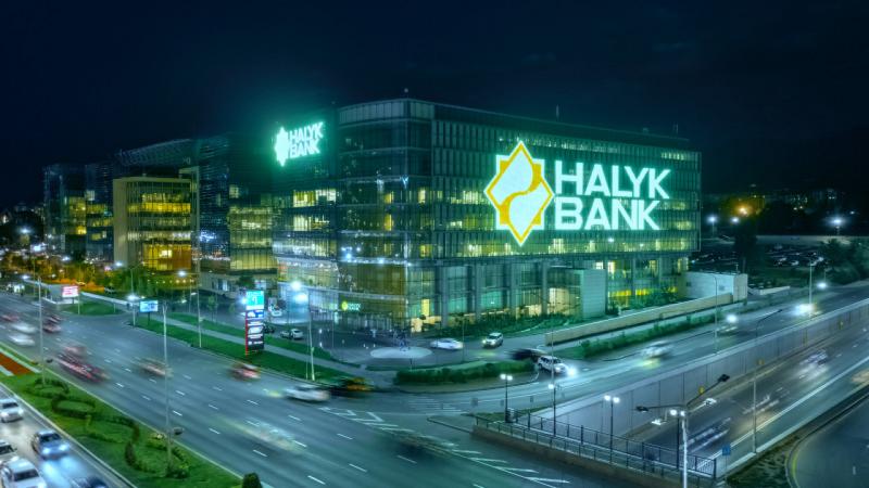 Народный банк Казахстана (Halyk Bank) продал свою российскую дочернюю структуру «Москоммерцбанку» за 7,3 млрд тенге (1,1 млрд рублей).