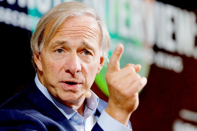 Засновник найбільшого у світі хедж-фонду Bridgewater Associates Рей Даліо назвав крах каліфорнійського Silicon Valley Bank провісником серйозної кризи.