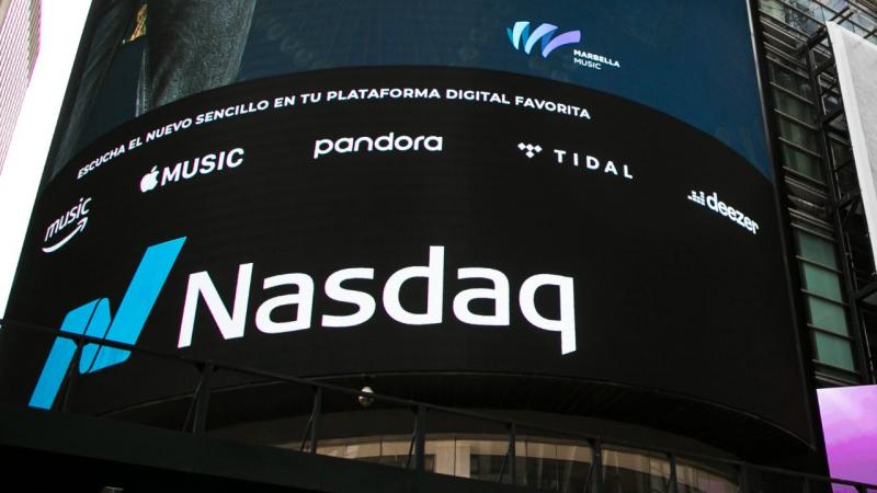 Американская биржа Nasdaq сообщила о решении провести делистинг ценных бумаг российских компаний, включая «Яндекс», Ozon, Qiwi и HeadHunter.