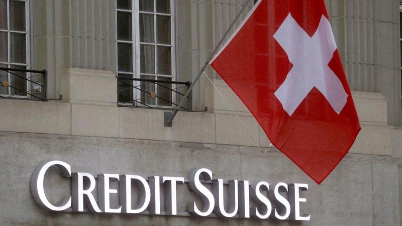 Акции швейцарского банка UBS упали на 16% — до 14,38 швейцарского франка за бумагу на торгах Швейцарской фондовой биржи (SIX) по состоянию на 11:25.