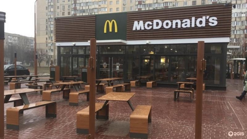 Сеть ресторанов McDonald's в Украине со вторника, 28 марта, возобновляет работу первых пяти ресторанов в Одессе.