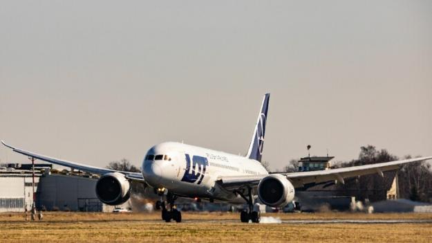 Польська авіакомпанія LOT із 27 березня відкрила прямий рейс до Нью-Йорка з аеропорту «Жешув», який розташований неподалік кордону з Україною.