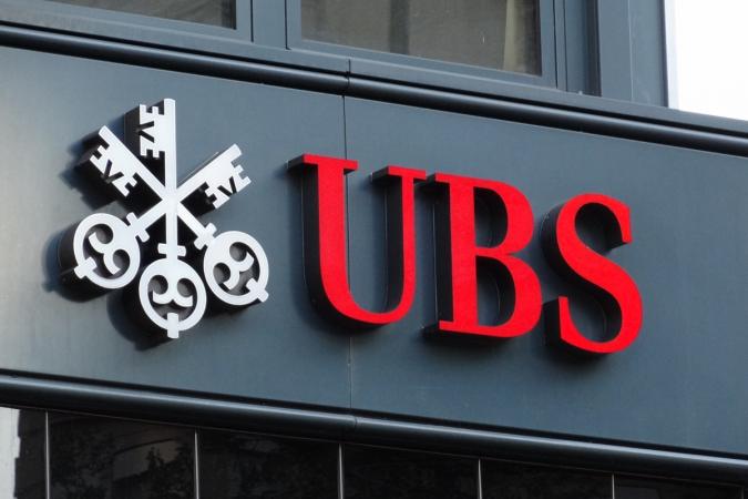 UBS Group скоротить свій персонал на 20−30% після завершення поглинання Credit Suisse.