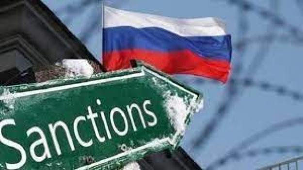 За рік санкцій Росії вдалось накопичити $80 млрд в офшорах.