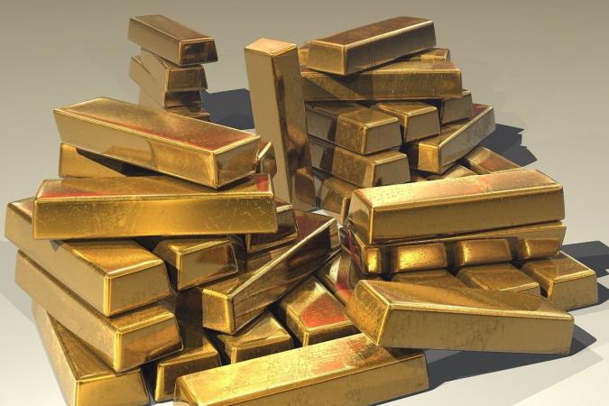 Со вторника цена золота составляет выше $2000 за тройскую унцию — это годовой максимум.