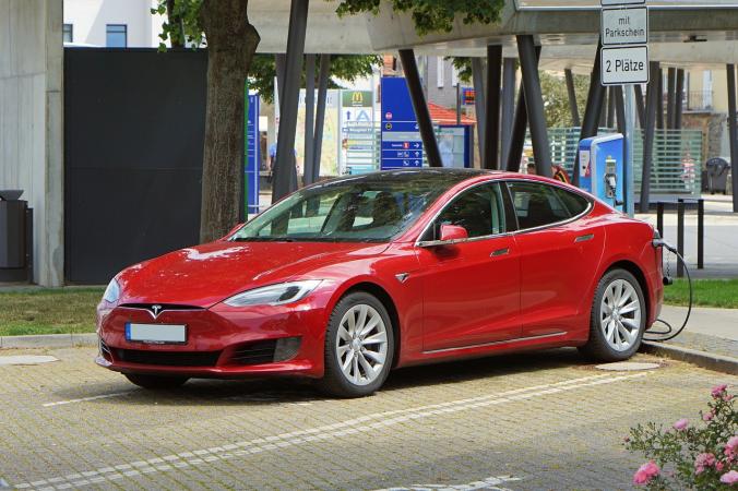 Tesla запевняє власників своїх електромобілів, що їх конфіденційність в пріоритеті.