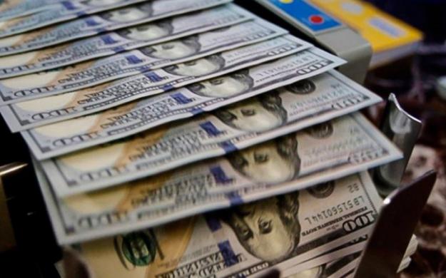 Центробанк РФ і Мінфін готуються ввести щомісячний ліміт на купівлю валюти на внутрішньому ринку для іноземних компаній, що йдуть з Росії.