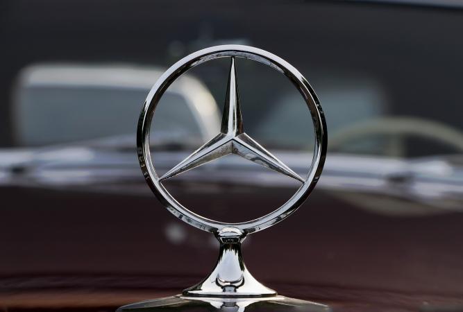 Немецкий автомобильный концерн Mercedes-Benz завершил продажу своих активов в России местной дилерской группе «Автодом», включая подмосковный автозавод (ООО «Мерседес-Бенц Мануфекчуринг Рус»).