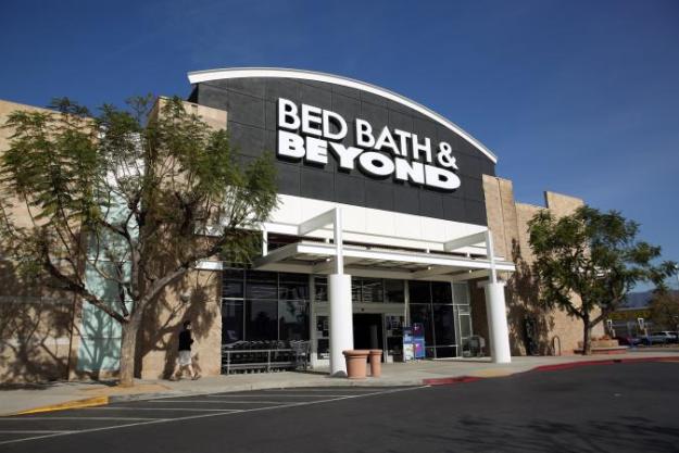 Котирування мережі магазинів товарів для дому Bed, Bath & Beyond обвалилися на 52,3% до $0,14.