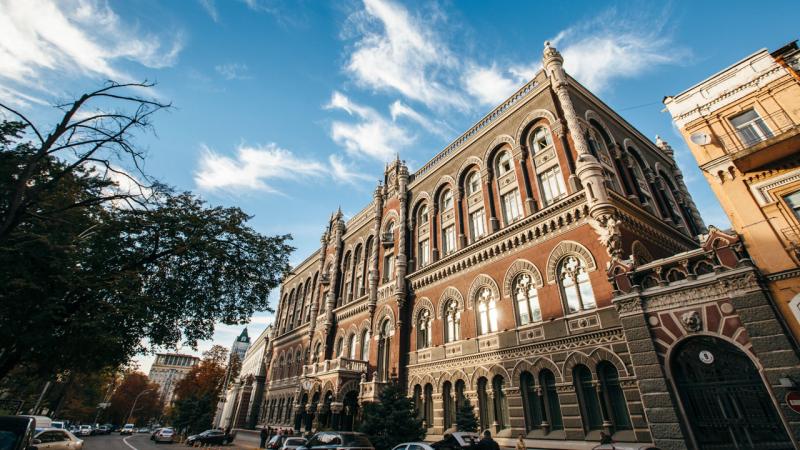 Національний банк заявив, що не вводитиме жодних санкцій щодо банків, які НАЗК включив до переліку міжнародних спонсорів війни.