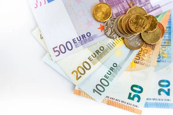 11 травня європейська валюта подешевшала на 4 копійки.