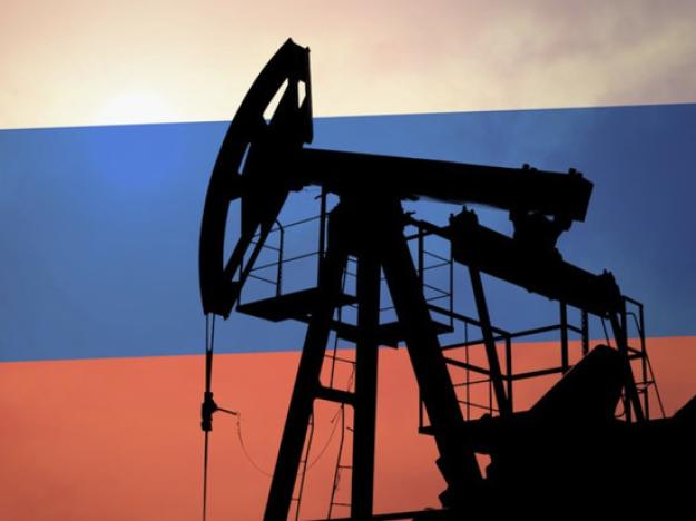 Поставки російської нафти на міжнародні ринки продовжують зростати, незважаючи на те, що країна наполягає на скороченні видобутку — обсяги вивезення нафти танкерами зросли на 10% з початку квітня.