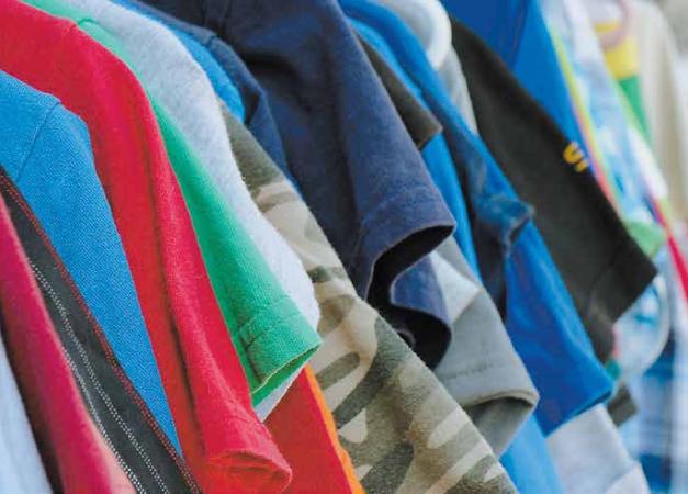 Держави-члени Європейського Союзу попередньо схвалили заборону на знищення непроданого одягу з метою скорочення відходів текстильної промисловості й, відповідно, парникових газів.