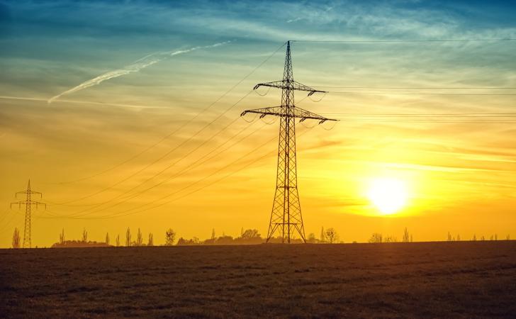 У четвер, 18 травня, Україна впродовж трьох годин імпортуватиме електроенергію зі Словаччини через дефіцит потужності в енергосистемі.