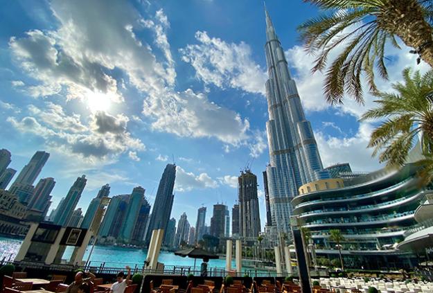 Експерти з неурядового об'єднання «Всесвітня рада з туризму та подорожей» підрахували, що найдорожчим для туристів минулого року був Дубай (ОАЕ) — там міжнародні мандрівники витратили $29,42 млрд, пише «Слово і діло».►Читайте сторінку«Мінфіну» у фейсбуці: головні фінансові новиниДе туристи витрачають найбільшеМайже вдвічі менше туристи залишили у Досі (Катар) — $16,79 млрд.