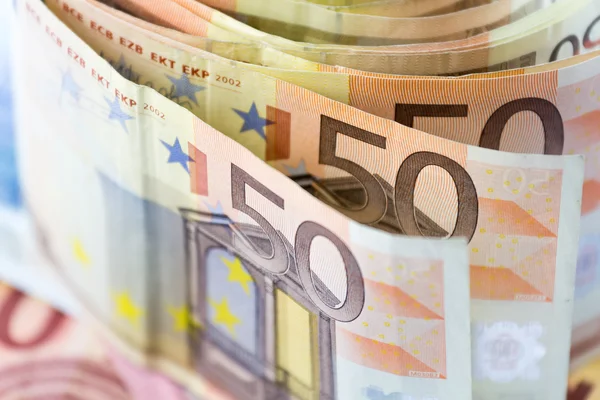 30 травня європейська валюта подешевшала на 14 копійок.