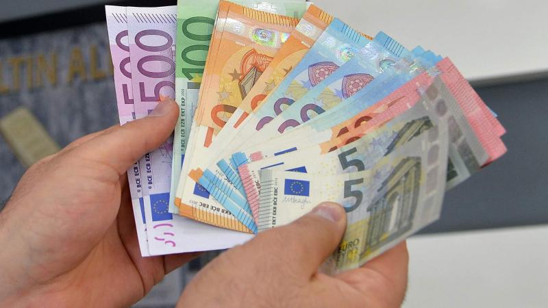 Европейский центральный банк работает над выпуском новой серии высокотехнологичных банкнот.
