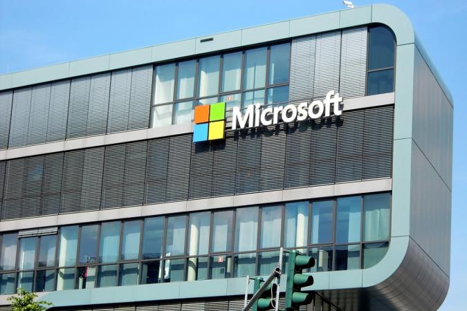 Рішення на основі штучного інтелекту можуть принести американському технологічному гіганту Microsoft додатковий виторг у розмірі $100 млрд до 2027 року.