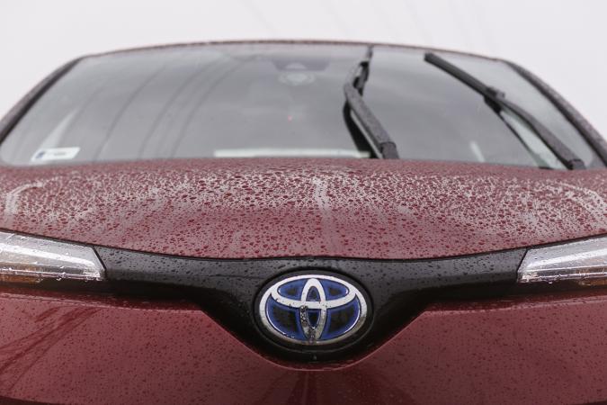 Toyota Motor уже в 2027 году планирует выпустить электромобиль, работающий от полностью твердотельного аккумулятора.