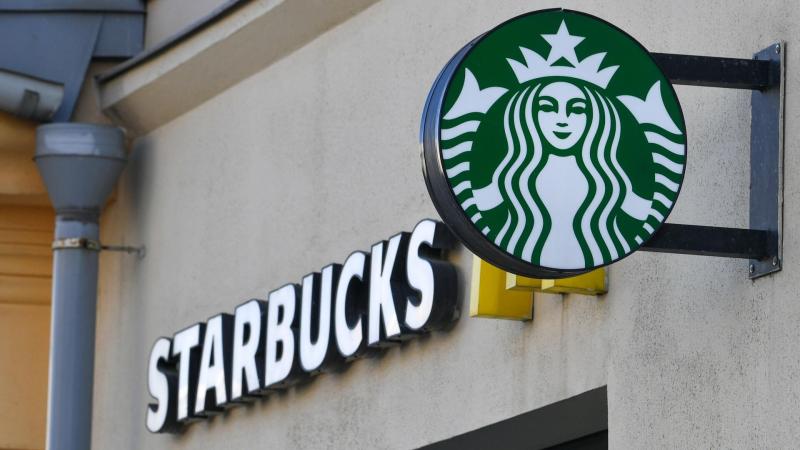 Суд зобов’язав компанію Starbucks виплатити $25 млн колишній співробітниці у справі про расову дискримінацію.