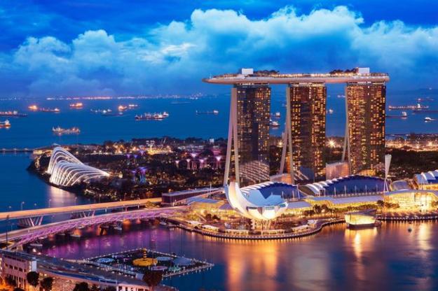 Сингапур впервые возглавил рейтинг самых дорогих городов мира для жизни богатых людей, составленный швейцарским банком Julius Baer.