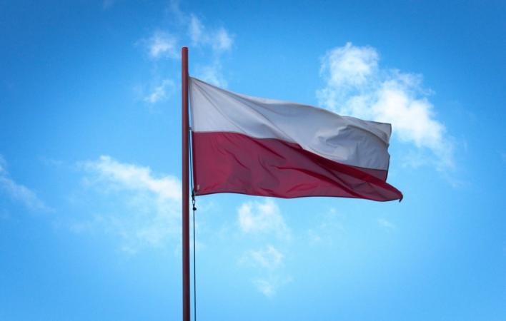 57% украинцев устраиваются на работу в Польше по крайней мере в год. 17% респондентов ответили, что ищут работу на период от 3 до 6 месяцев, 15% сказали, что планируют работать полгода и 11% приехали сюда от месяца до трех.