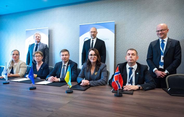 В Лондоне завершила работу международная конференция по восстановлению Украины Ukraine Recovery Conference.