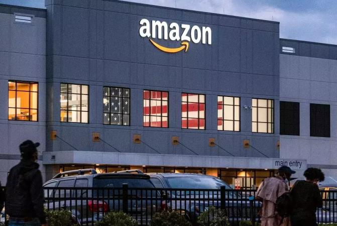 Компания Amazon заявила, что увеличит свои инвестиции в Индию до $26 млрд к 2030 году, прибавив еще $6,5 млрд.