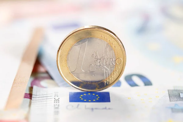 28 июня европейская валюта подорожала на 10 копеек.