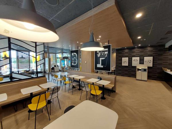 Компания McDonald's открыла ресторан в селе Крюковщина (Киевская область).