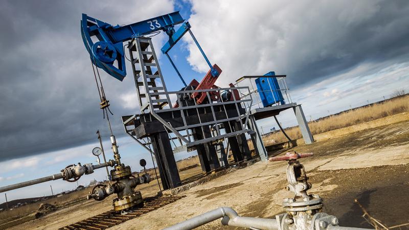 Саудовская Аравия объявила о продолжении сокращения добычи нефти на 1 млн баррелей в сутки, россия также сократит добычу на 500 тыс.