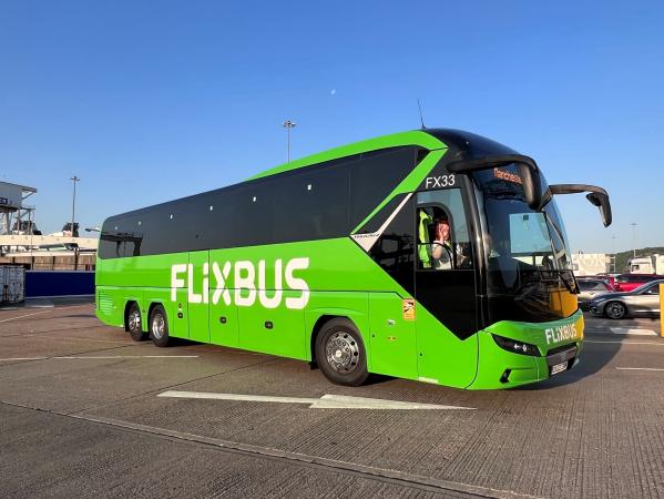 Оператор автобусных перевозок FlixBus запустил новую линию Трускавец — Катовице, проходящую через Львов и Краков с заездом в аэропорт Кракова.