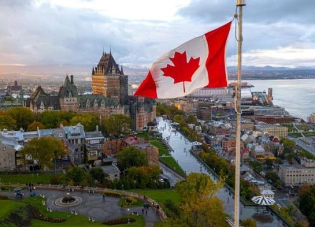 Федеральное правительство Канады объявило о новой иммиграционной программе для украинских беженцев, которая позволит находящимся в Канаде с семьей получить статус постоянного резидента.