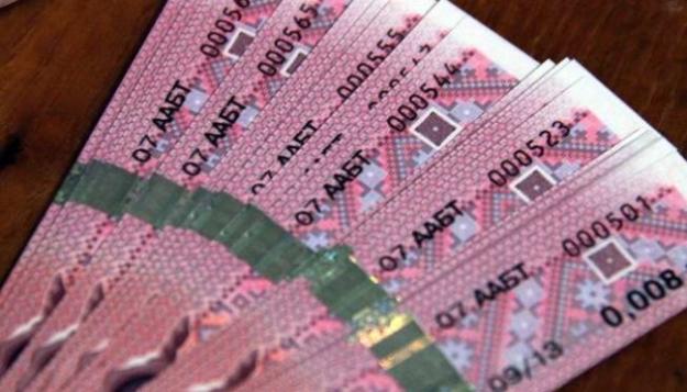 В Украине с 1 сентября станет обязательно использование марок акцизного налога нового образца.