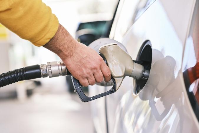 За 14−21 июля розничные цены на бензины А-95 и А-95+ в среднем по стране выросли на 34 копейки и 37 копеек — 48,26 грн и 50,37 грн за литр соответственно.