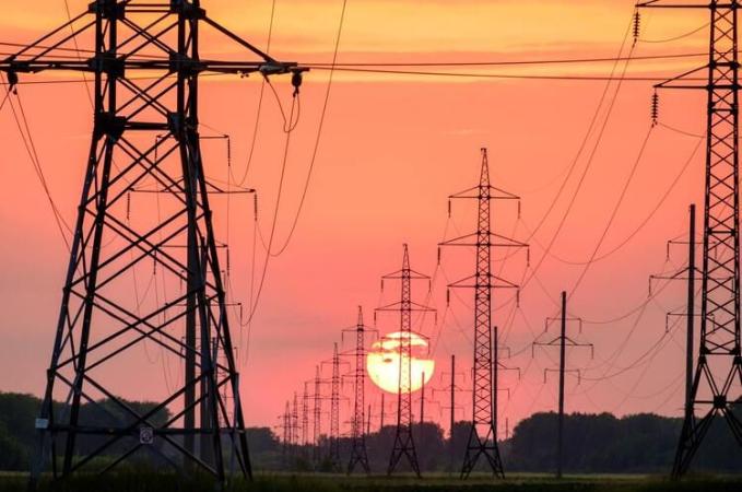 НЭК «Укрэнерго» возобновляет возможность экспорта электроэнергии в Словакию, 21 июля был проведен первый аукцион по распределению пропускной способности.
