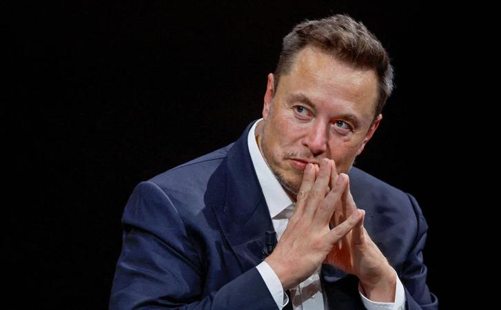 Засновник Tesla та SpaceX, власник Twitter Ілон Маск повернув собі перше місце у рейтингу найбагатших людей світу за версією Forbes, який оновлюється в режимі реального часу.►Читайте «Мінфін» у Instagram: головні новини про інвестиції та фінансиАкції TeslaУ понеділок акції Tesla подорожчали на 2,5% після того, як компанія заявила, що надасть кредит на сім років покупцям електрокарів.