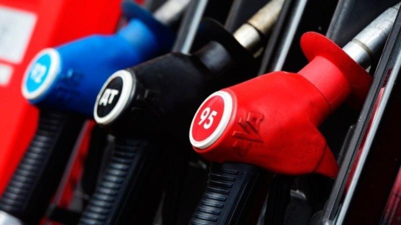 Возврат с 1 июля акциза и НДС на топливо на довоенные отметки увеличит себестоимость одного литра новозавезенного бензина на 9 грн.