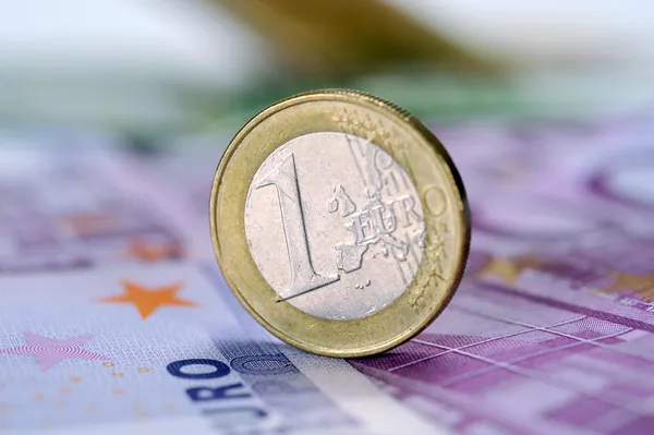26 июля европейская валюта подешевела на 18 копеек.