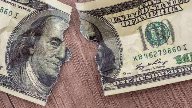 Із 25 липня АТ «Укрексімбанк» не приймає на інкасо зношені та пошкоджені банкноти іноземної валюти.