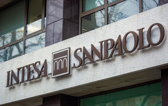 Італійська банківська група Intesa Sanpaolo вирішила закрити своє представництво у Москві.